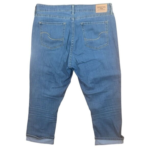 Signature by Levi Strauss Women's Mid-Rise Slim Fit Capris Blue Ice - Size 12 - Picture 5 of 12
